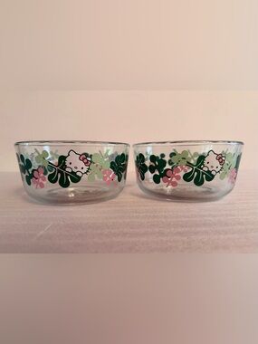 Pair of Pyrex Hello Kitty Tropical Design Glass Bowls